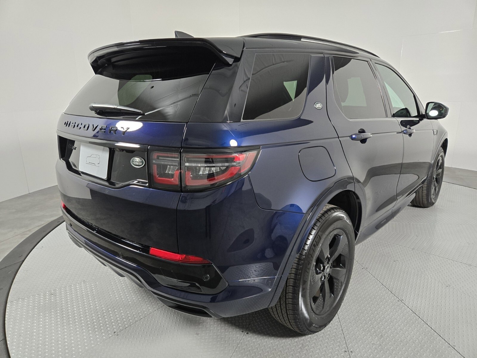 Used 2023 Land Rover Discovery Sport S R-Dynamic image 2