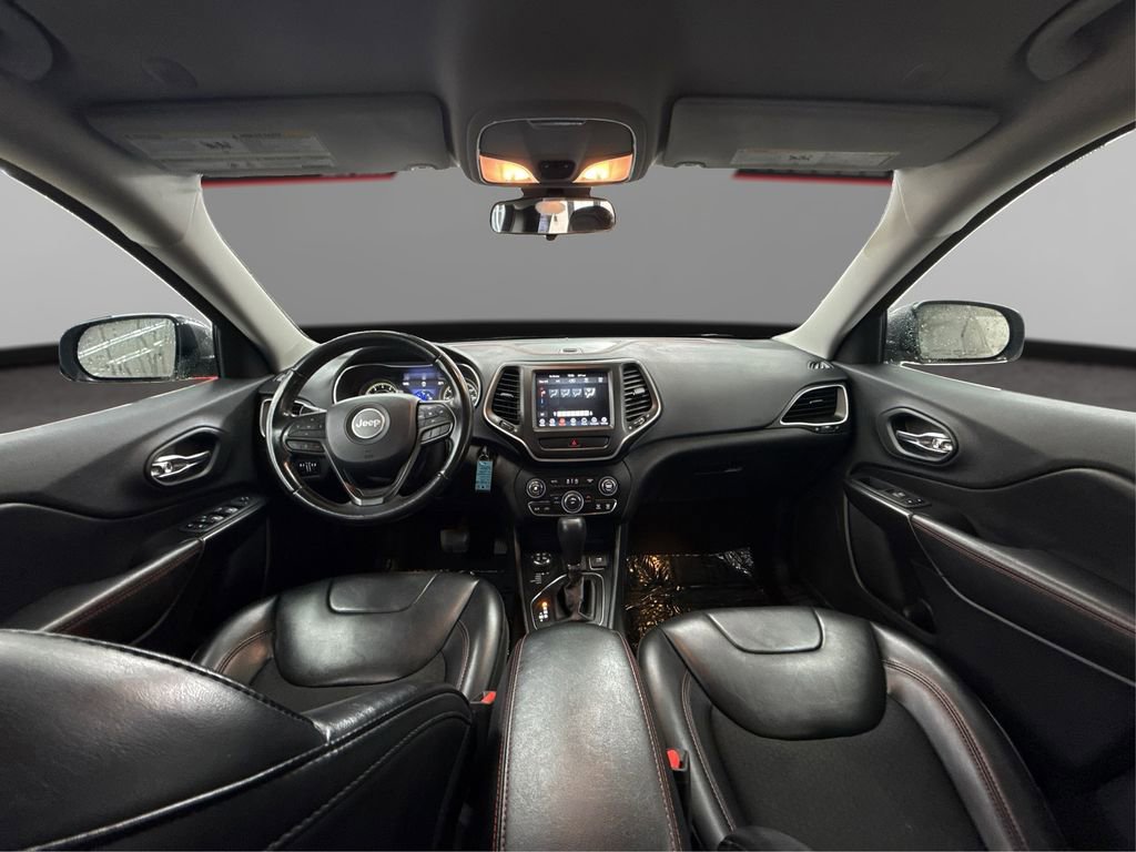 Used 2020 Jeep Cherokee Trailhawk image 25