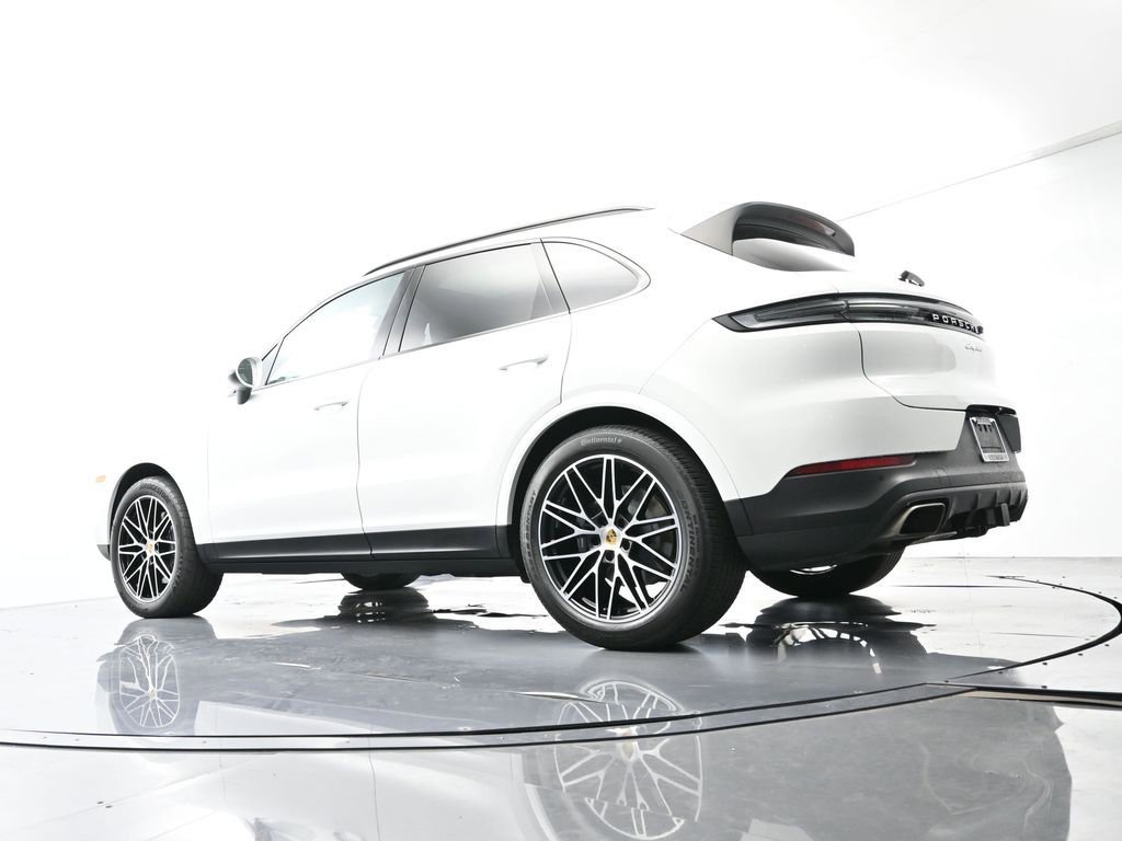 Certified 2024 Porsche Cayenne image 44