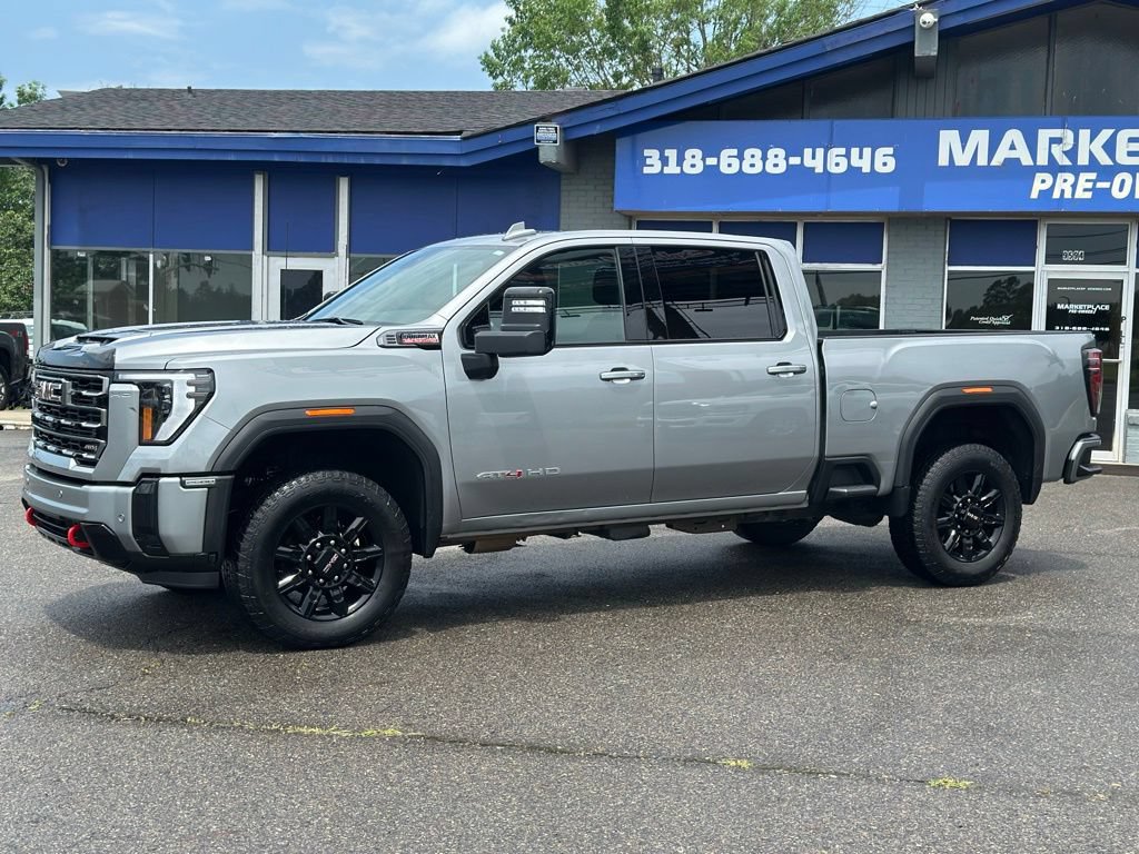Used 2025 GMC Sierra 2500 AT4 AWD/4WD image 3