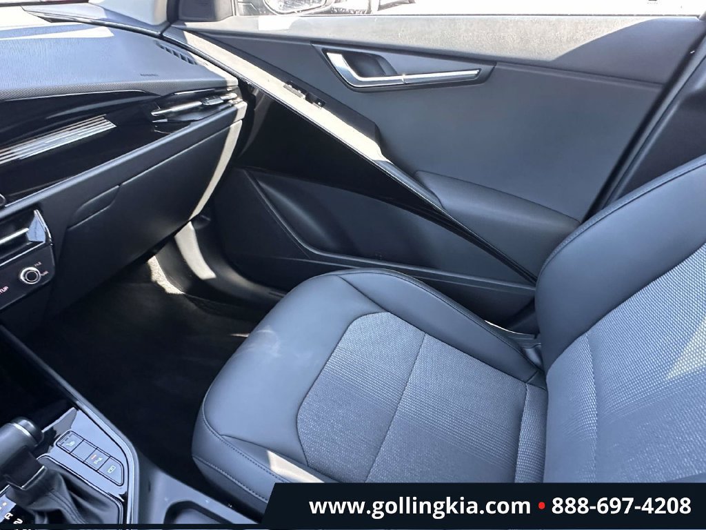 Certified 2025 Kia Niro EX FWD image 29