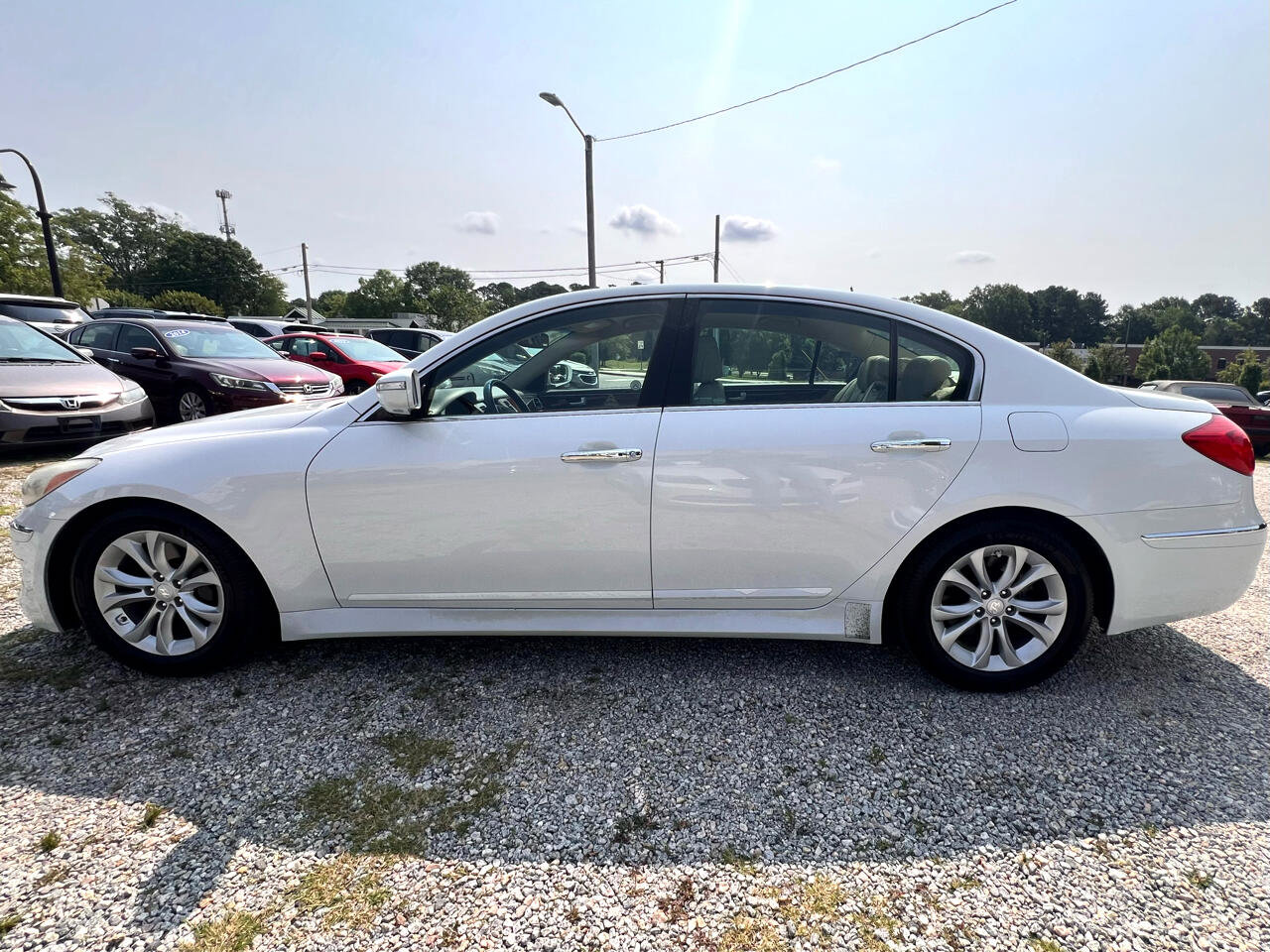 Used 2012 Hyundai Genesis 3.8 image 8
