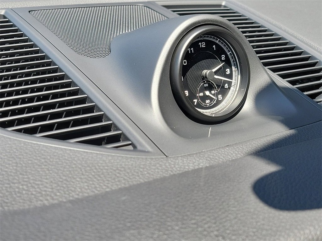 New 2026 Porsche Macan image 32