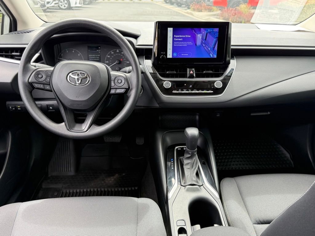 Used 2025 Toyota Corolla LE w/ Convenience Package image 30