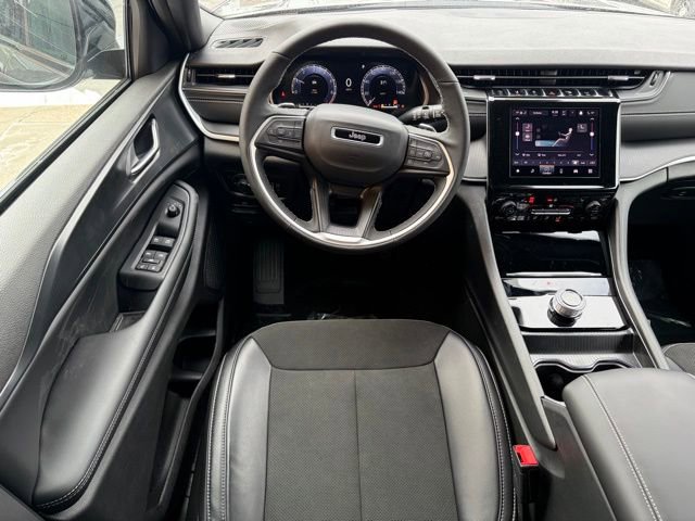 New 2025 Jeep Grand Cherokee 4WD image 35