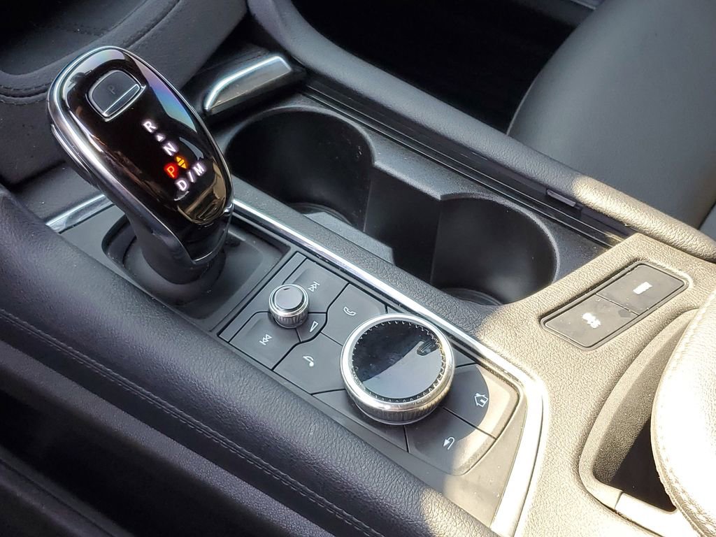 Certified 2025 Cadillac XT5 Luxury FWD image 16