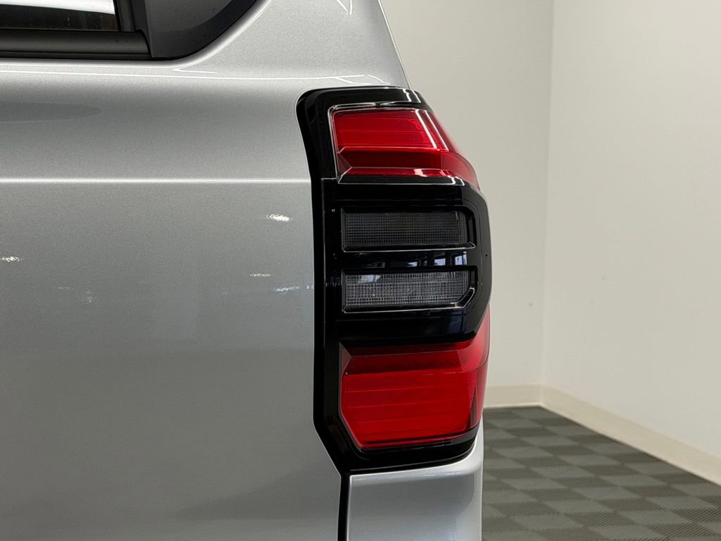 Used 2025 Toyota 4Runner TRD Off-Road Premium AWD/4WD image 14