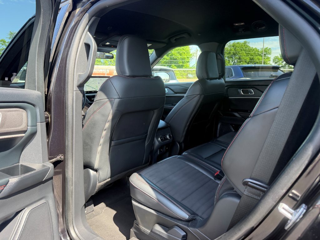 Certified 2025 Ford Explorer ST-Line w/ ST-Line Street Pack AWD/4WD image 18