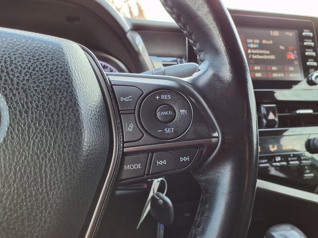 Used 2021 Toyota Camry SE FWD image 18