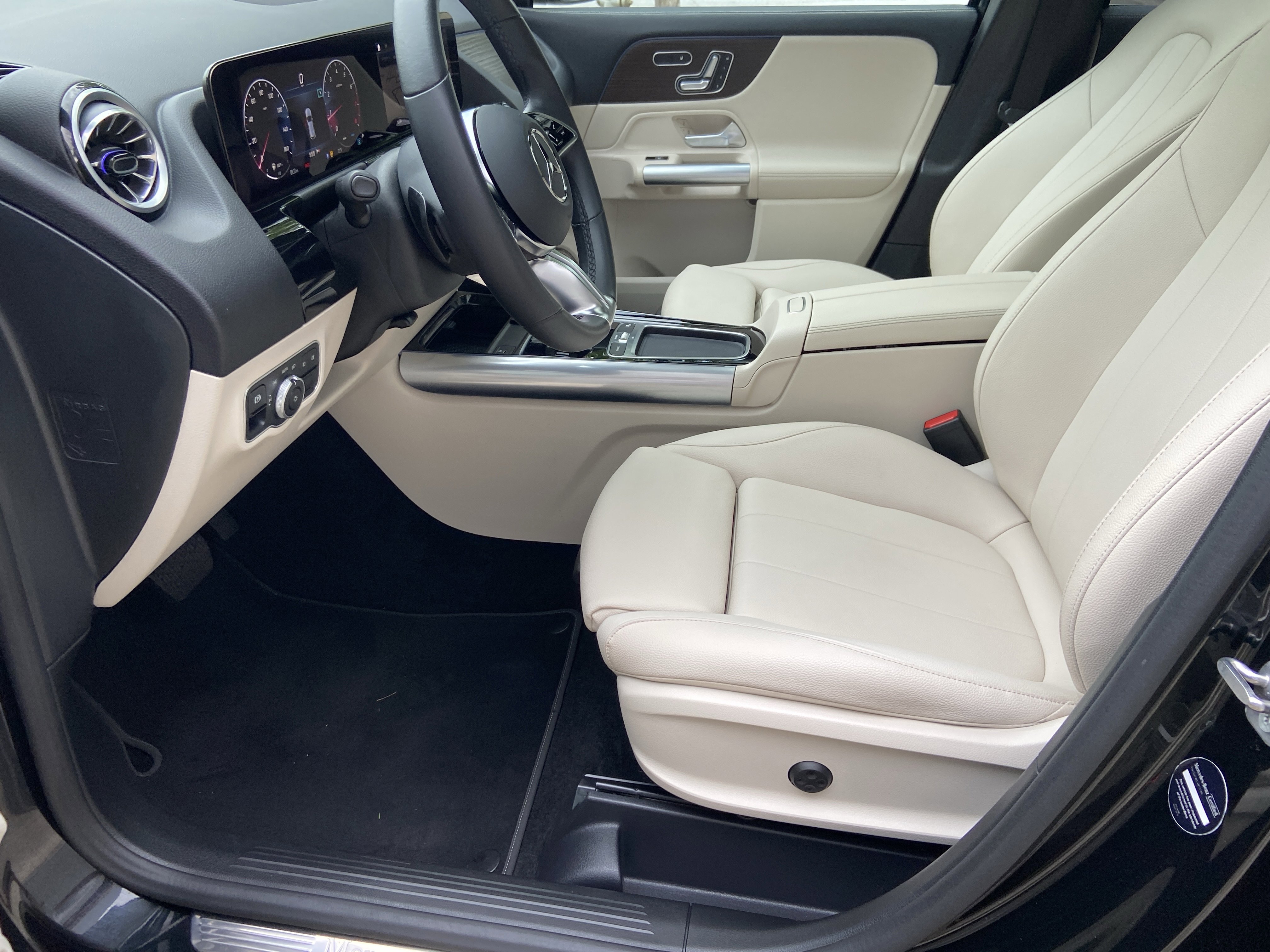Certified 2025 Mercedes-Benz GLA 250 4MATIC image 19