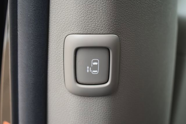 Used 2019 Kia Sedona LX image 32