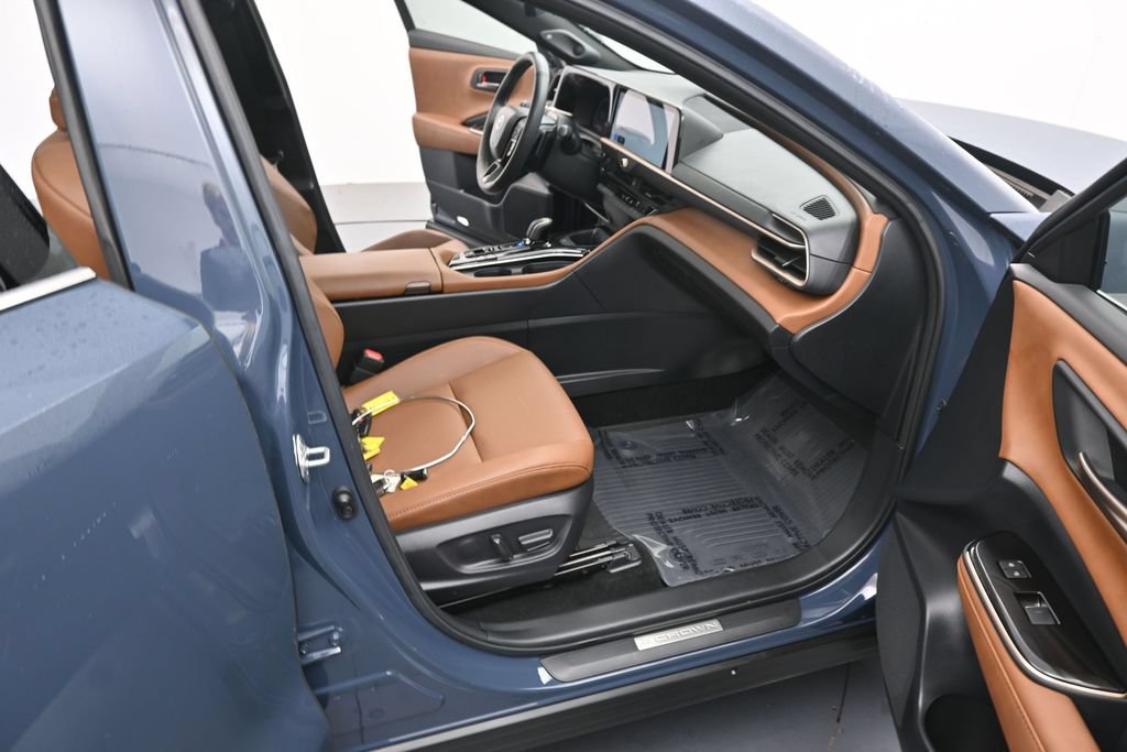 Used 2025 Toyota Crown Signia w/ Advanced Technology Package AWD/4WD image 24