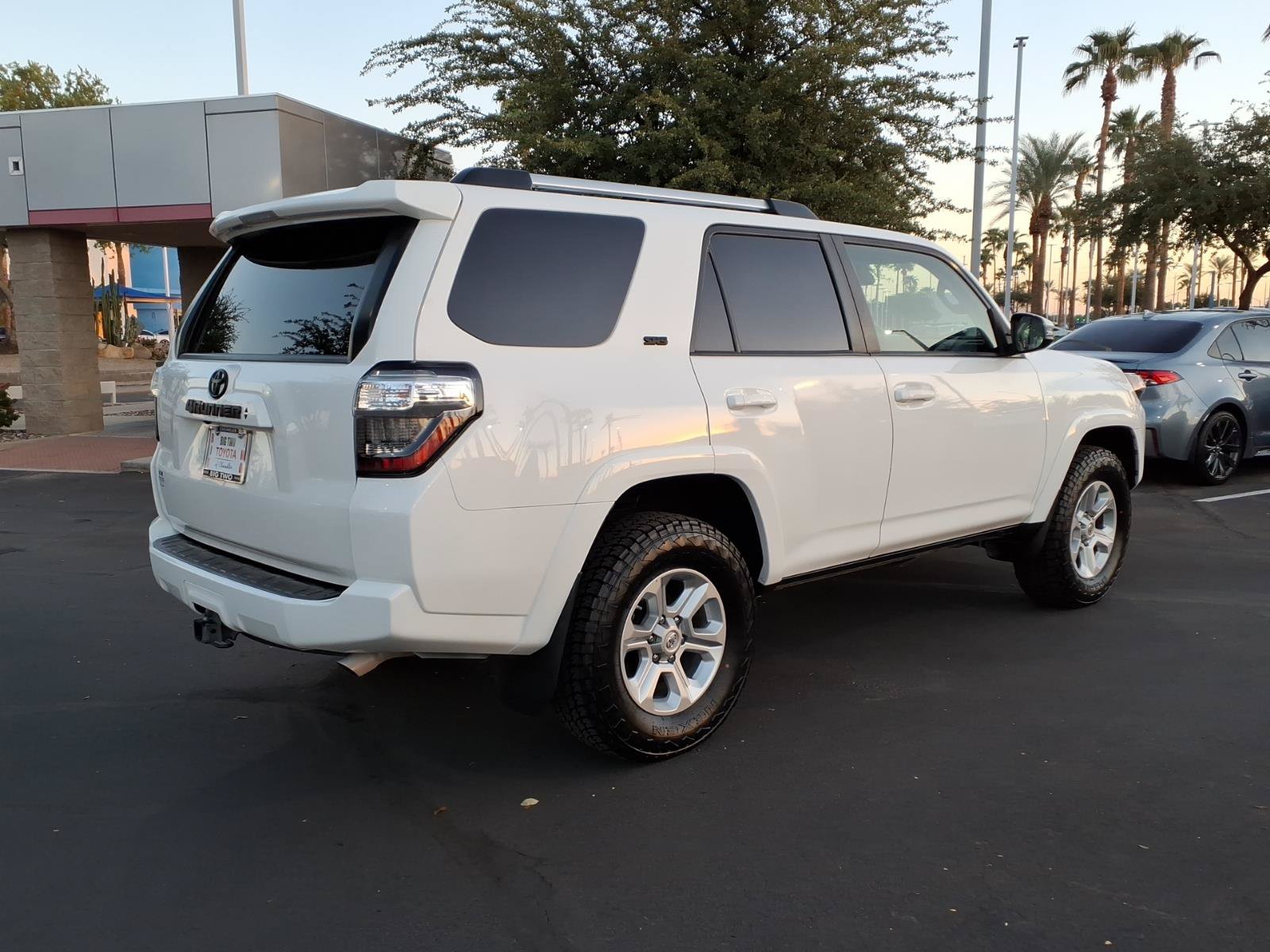 Used 2020 Toyota 4Runner SR5 Premium w/ Moonroof Package AWD/4WD image 4