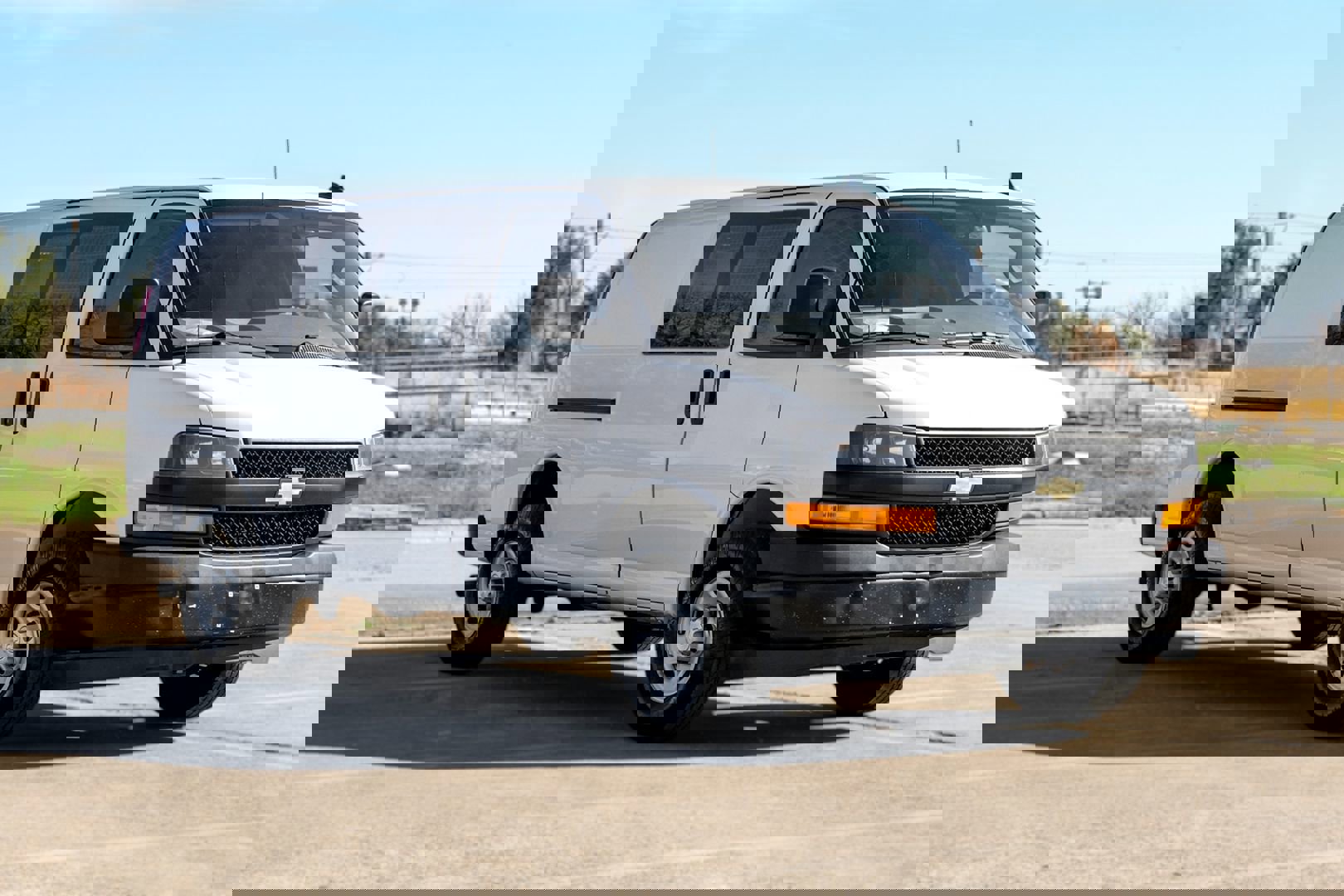 Used 2019 Chevrolet Express 2500 w/ Driver Convenience Package image 7