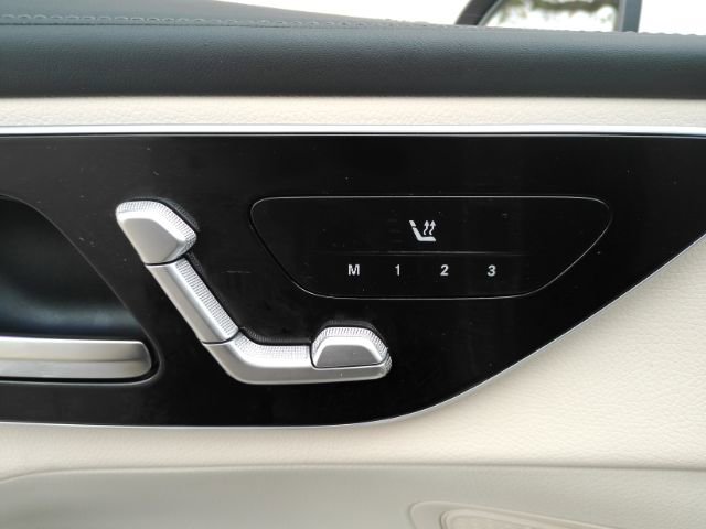 Used 2024 Mercedes-Benz GLC 300 image 17