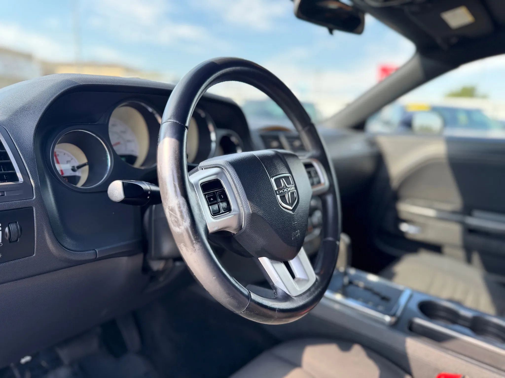 Used 2014 Dodge Challenger SXT RWD image 14