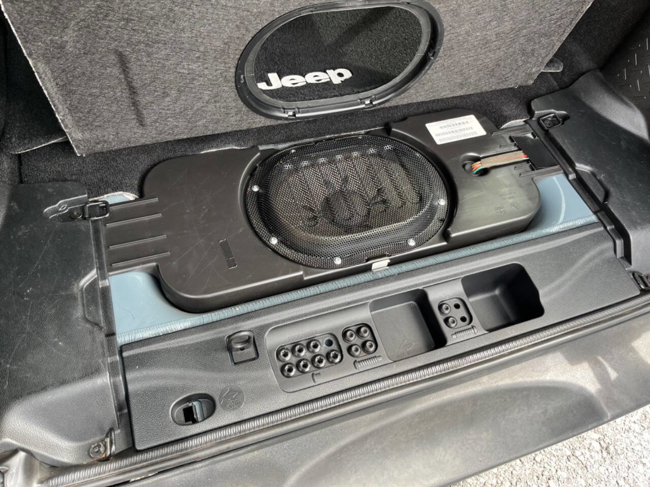 Used 2015 Jeep Wrangler Unlimited Rubicon w/ Dual Top Group image 28