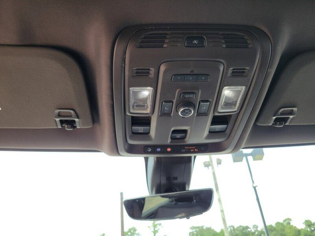 Used 2021 GMC Yukon Denali w/ Denali Premium Package image 22