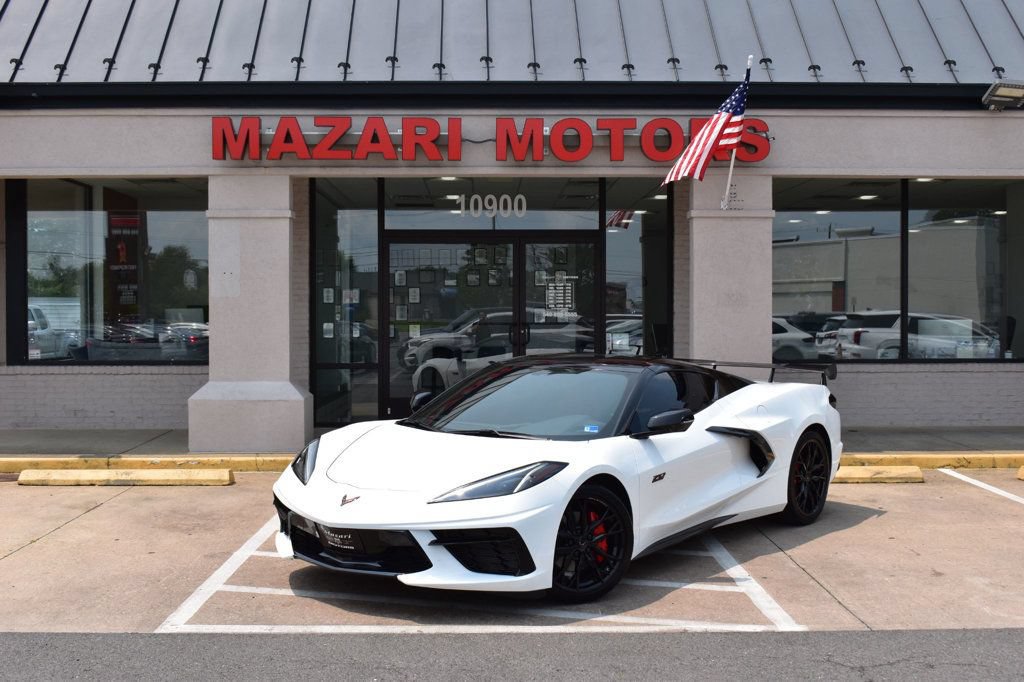 Used 2023 Chevrolet Corvette Stingray Coupe w/ 1LT RWD image 2