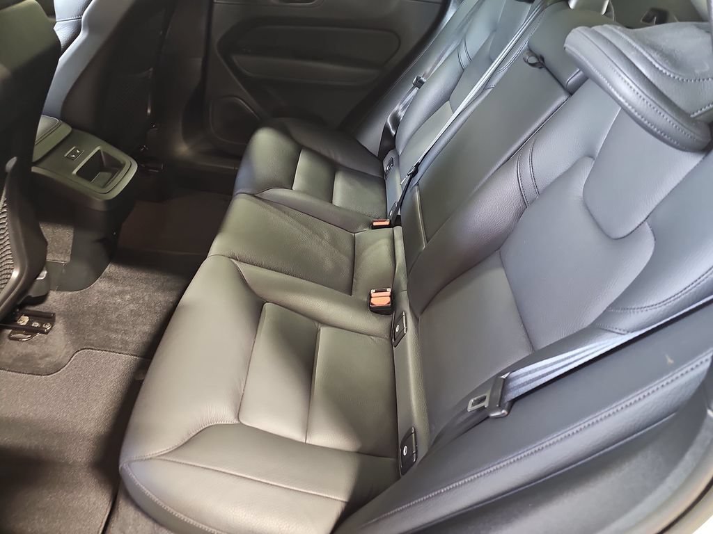 Used 2023 Volvo XC60 B5 Plus w/ Climate Package AWD/4WD image 14