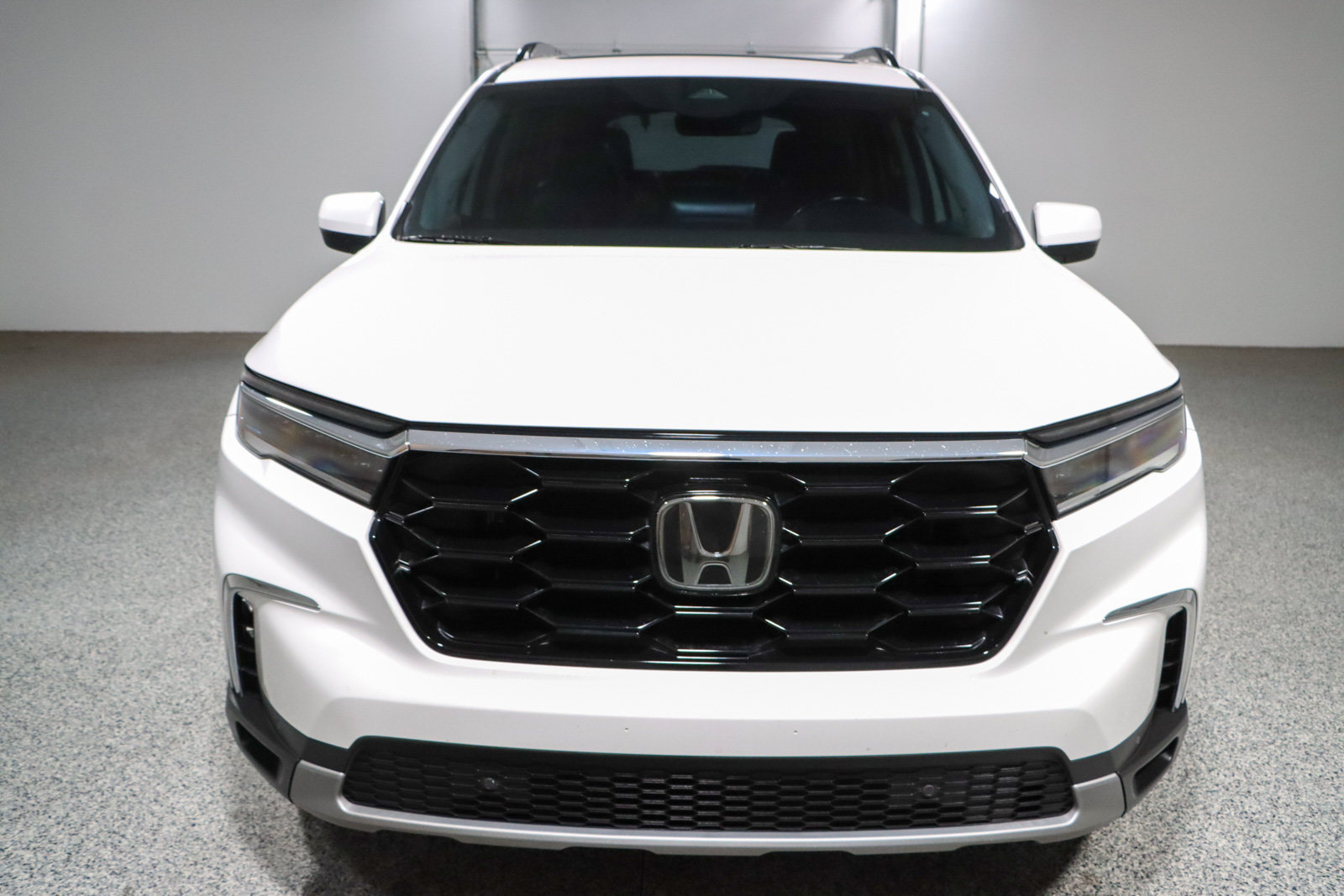 Used 2023 Honda Pilot Touring image 4