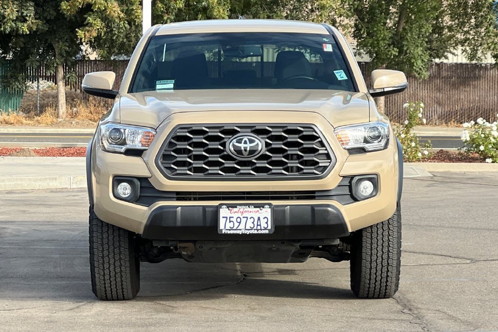Certified 2020 Toyota Tacoma TRD Off-Road w/ Technology Package AWD/4WD image 11