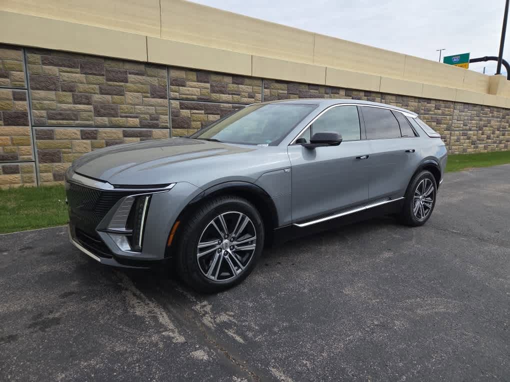 Used 2024 Cadillac Lyriq Luxury w/ LPO, Floor Liner Package image 15