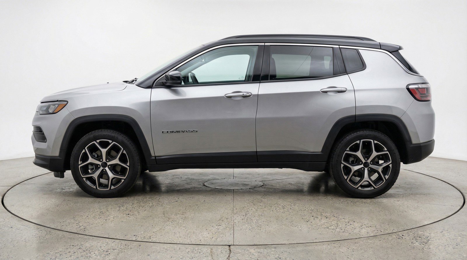 Used 2025 Jeep Compass Limited image 5