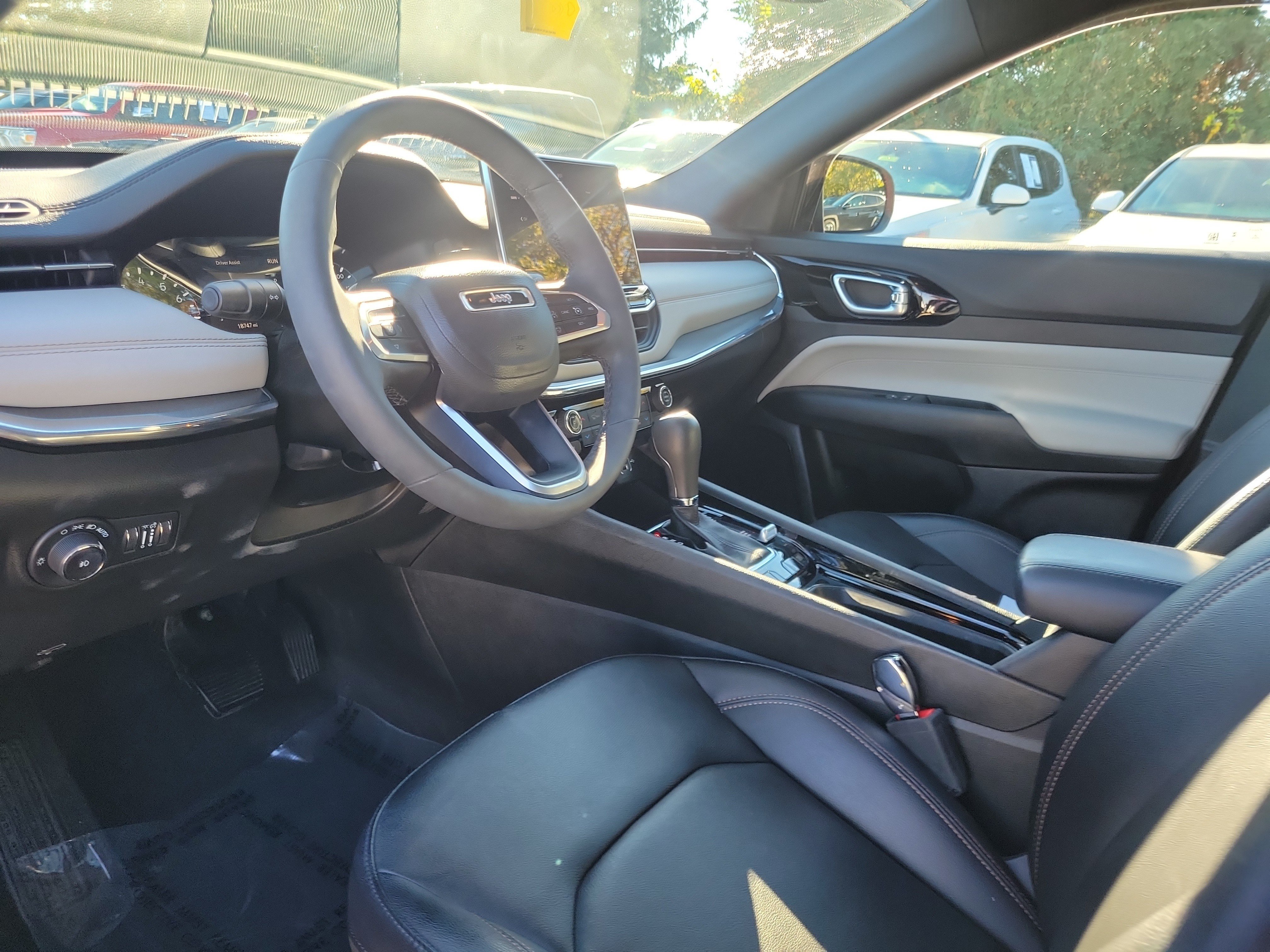 Used 2024 Jeep Compass Limited w/ Sun and Sound Group AWD/4WD image 19