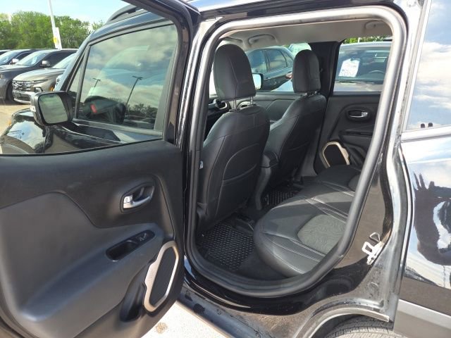 Used 2017 Jeep Renegade Trailhawk AWD/4WD image 16