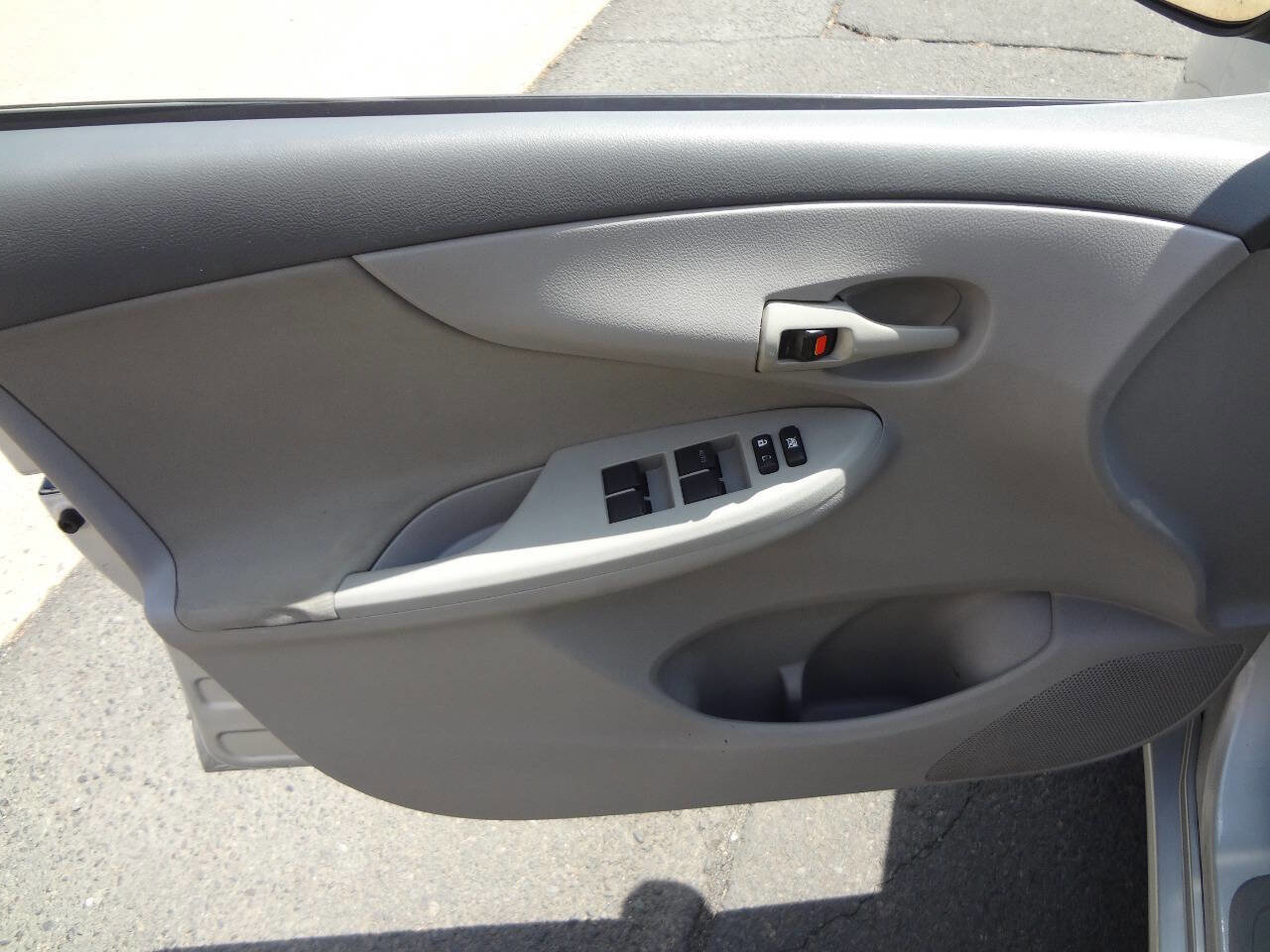 Used 2009 Toyota Corolla LE FWD image 12