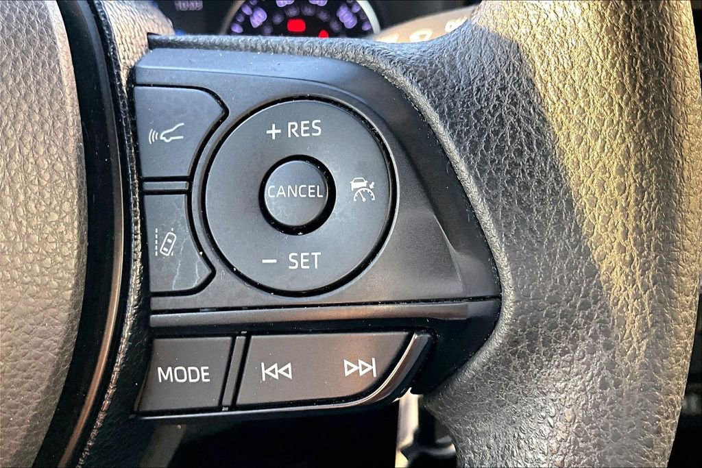 Used 2019 Toyota RAV4 LE image 25