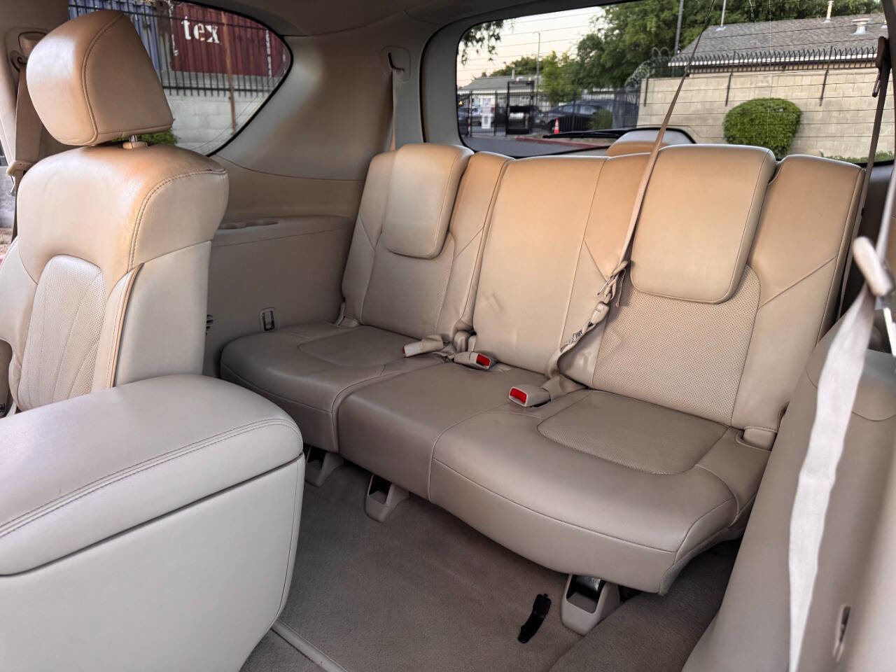Used 2015 INFINITI QX80 2WD w/ Deluxe Technology Package image 11