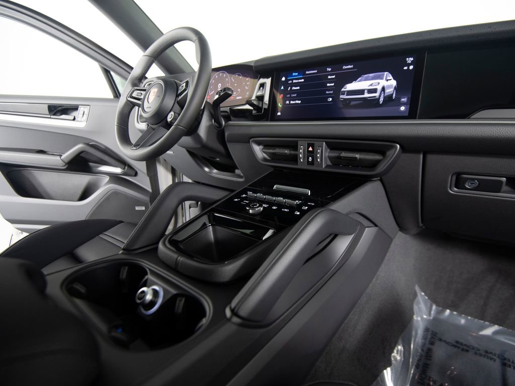 New 2026 Porsche Cayenne S image 29