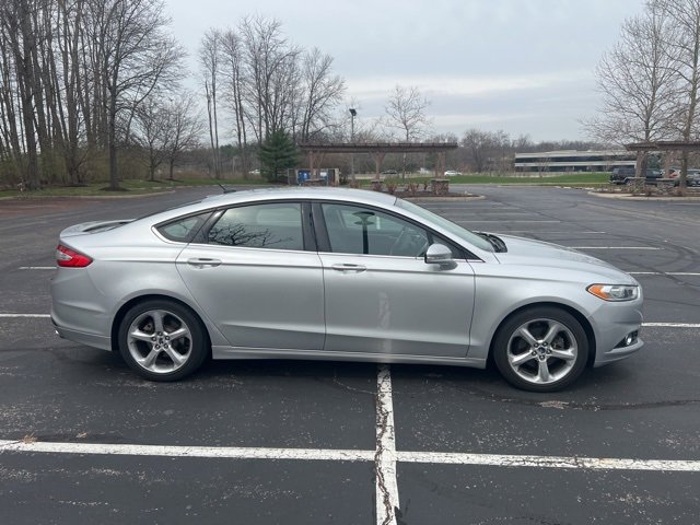 Used 2015 Ford Fusion SE w/ Equipment Group 201A image 2