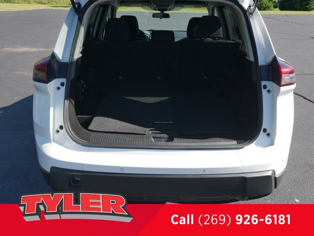 Used 2024 Nissan Rogue S FWD image 15