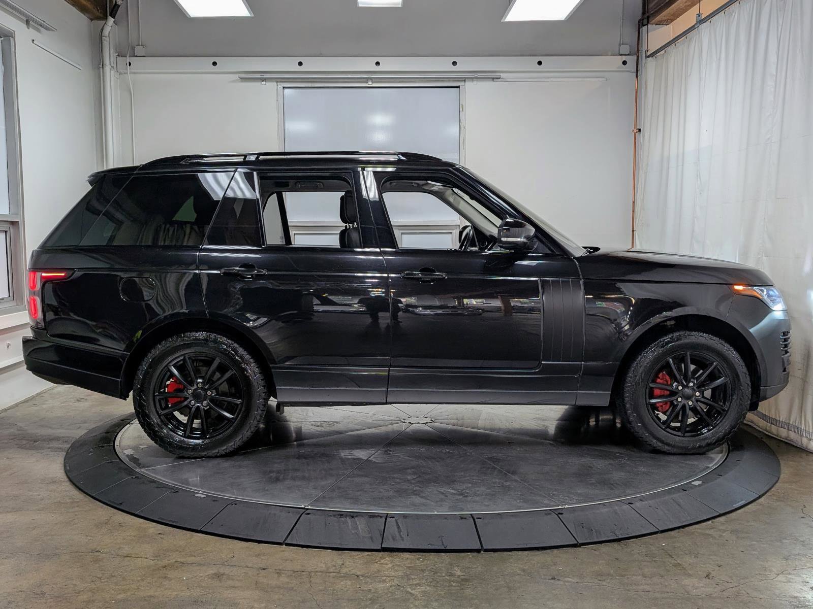Used 2020 Land Rover Range Rover image 10