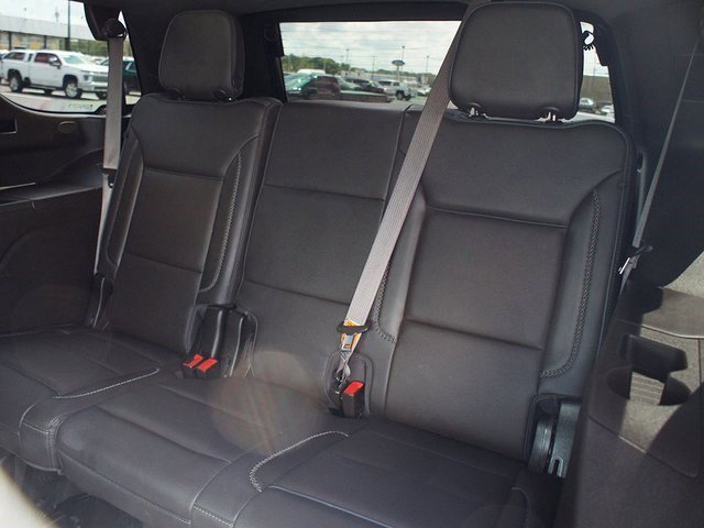 Used 2021 GMC Yukon Denali w/ Denali Premium Package image 12