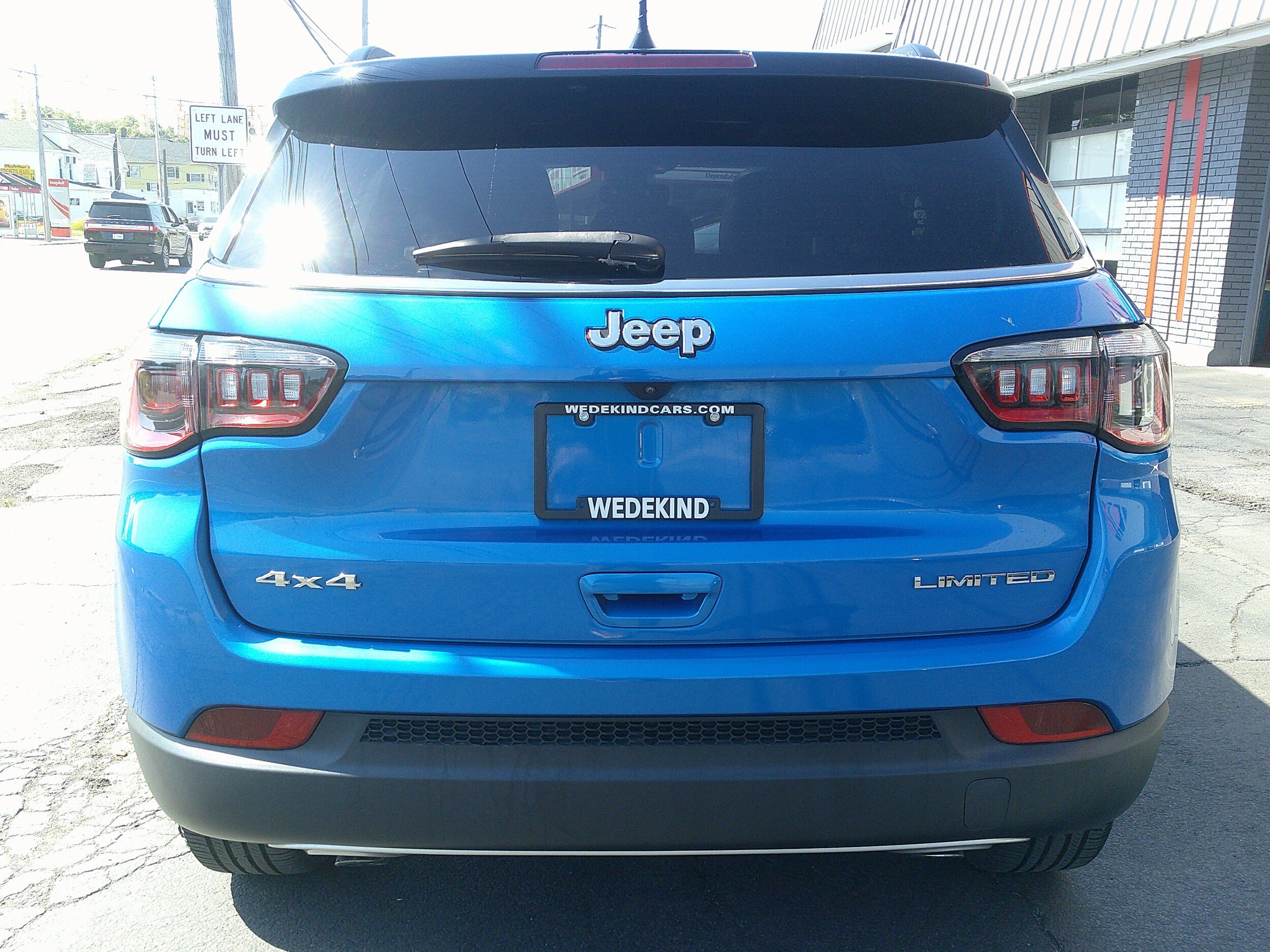 Used 2023 Jeep Compass Limited w/ Sun and Sound Group AWD/4WD image 8