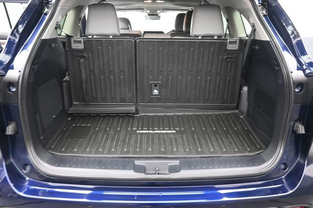 Certified 2024 Toyota Highlander Limited AWD/4WD image 18