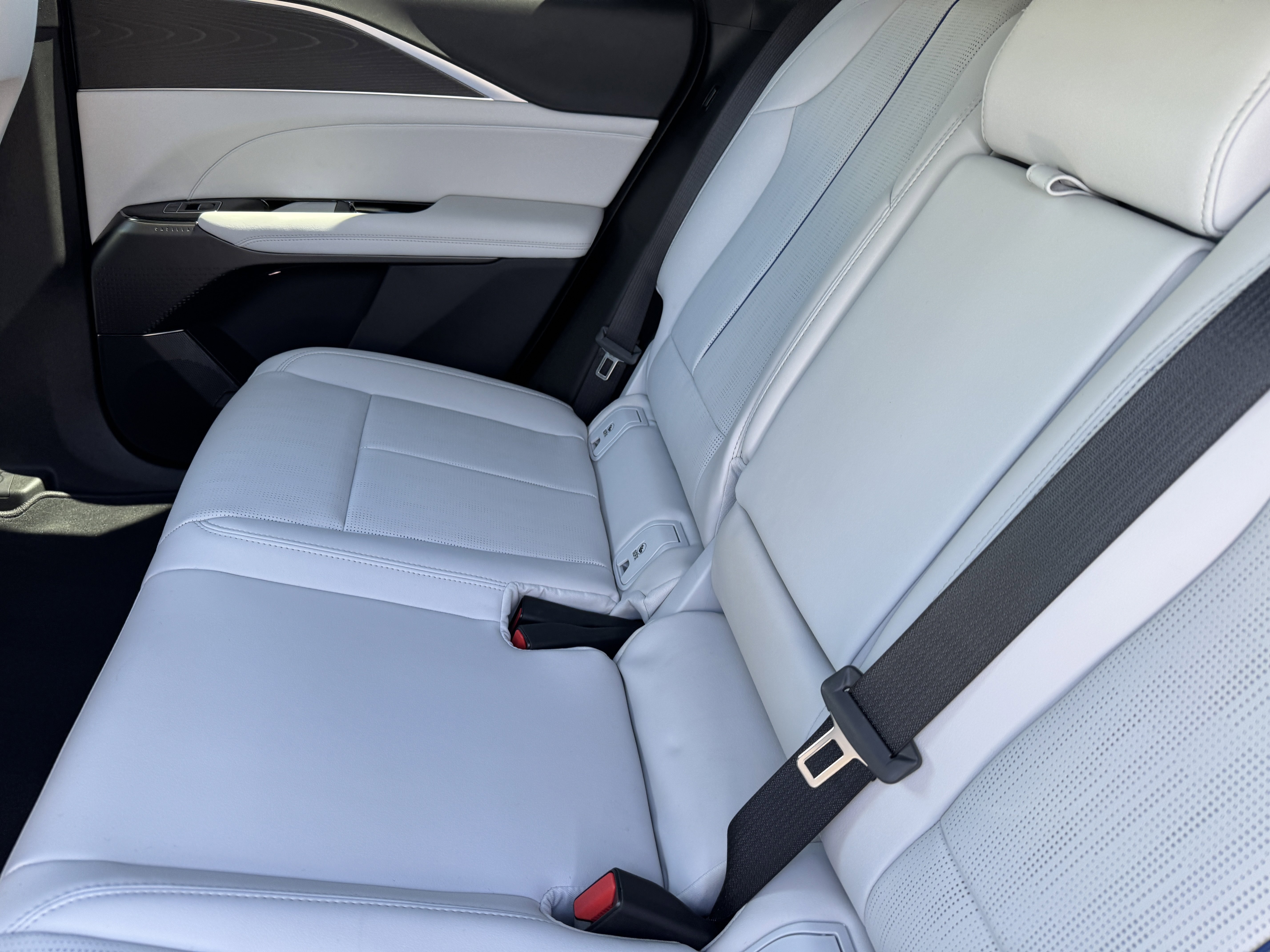 New 2026 Cadillac Lyriq Luxury image 18