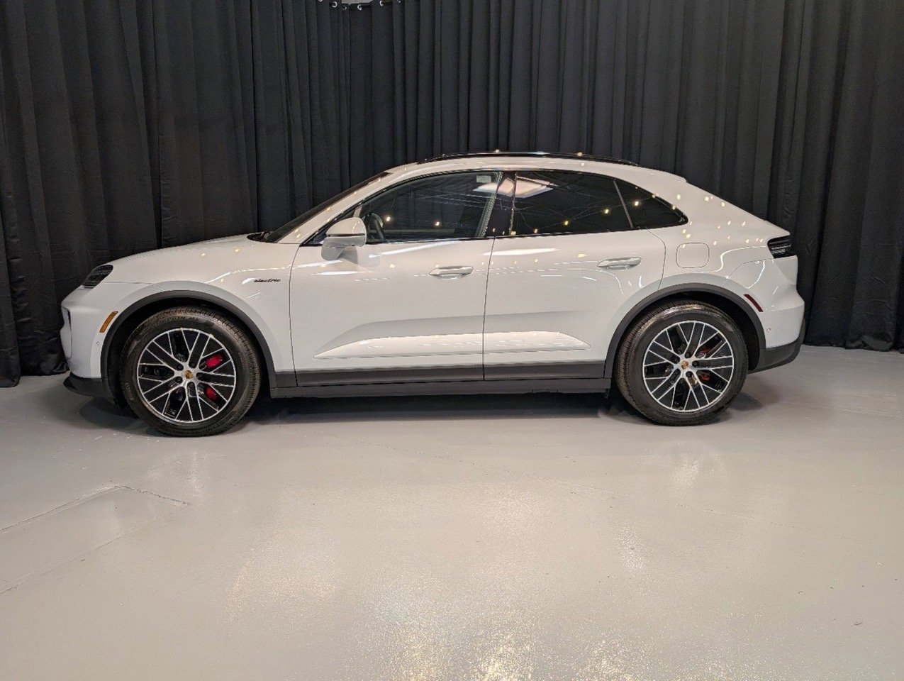 New 2025 Porsche Macan 4S Electric image 2