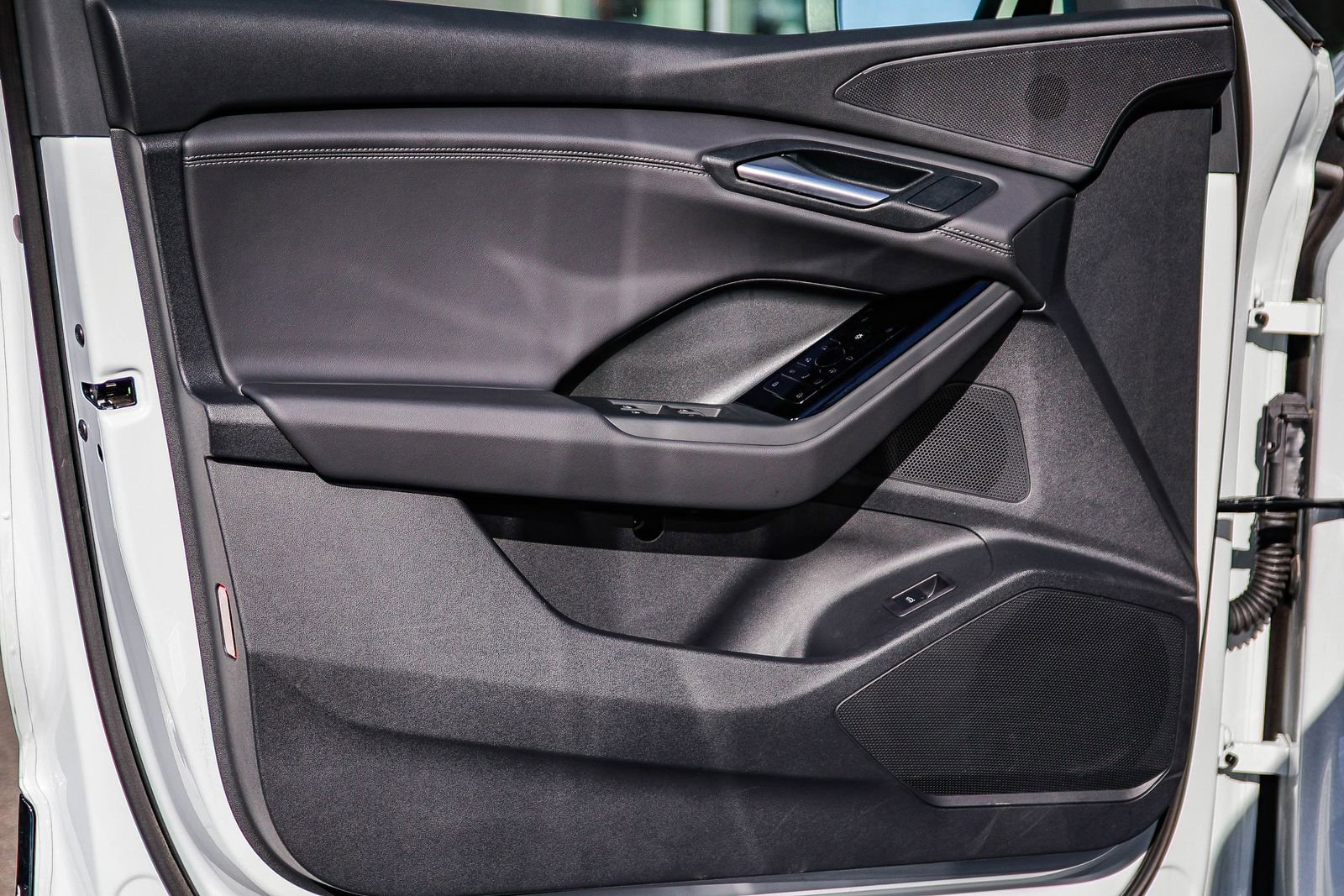 Certified 2025 Audi Q6 e-tron Premium w/ Convenience Package image 22