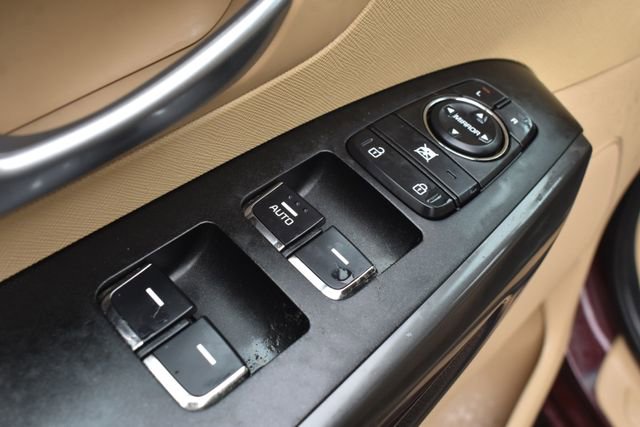 Used 2019 Kia Sedona LX image 19