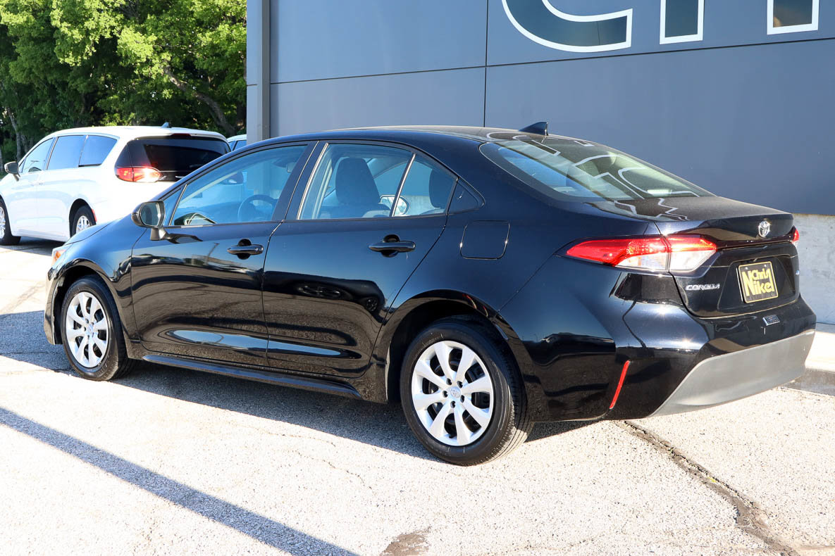 Used 2024 Toyota Corolla LE FWD image 6