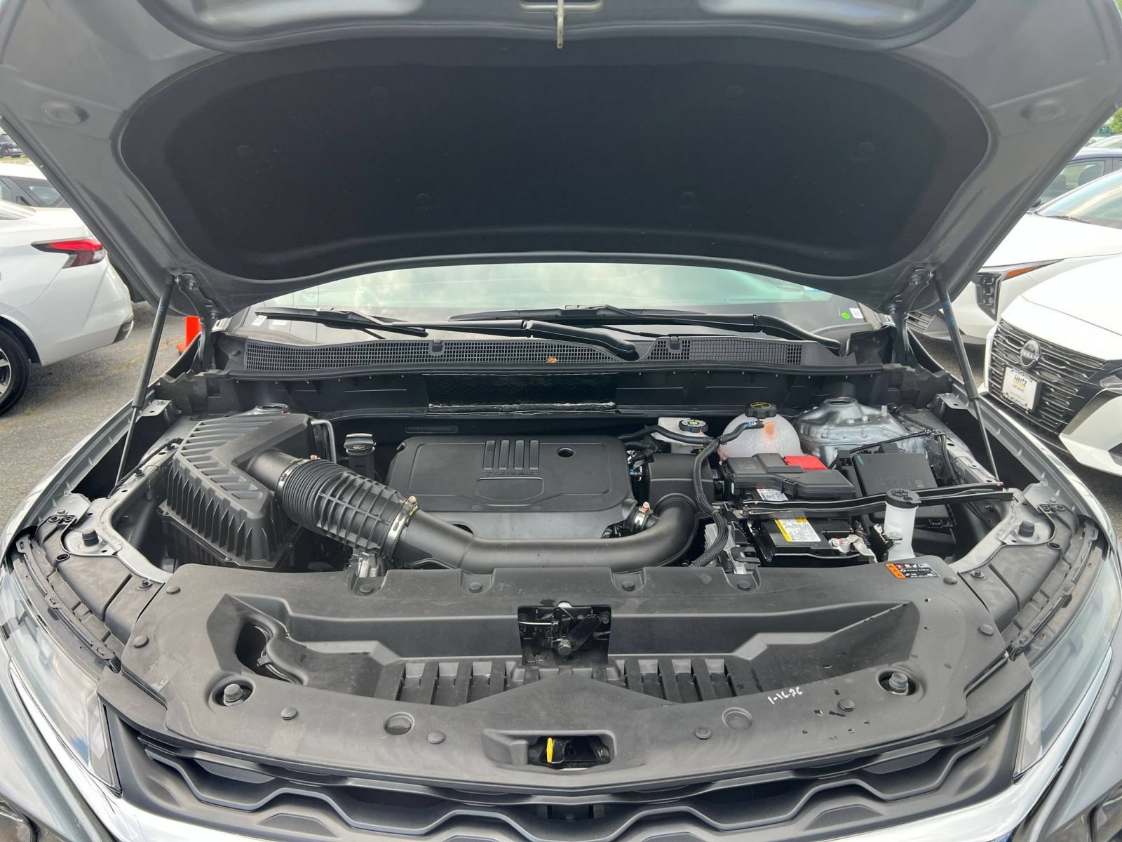 Used 2025 Chevrolet Blazer LT FWD image 33