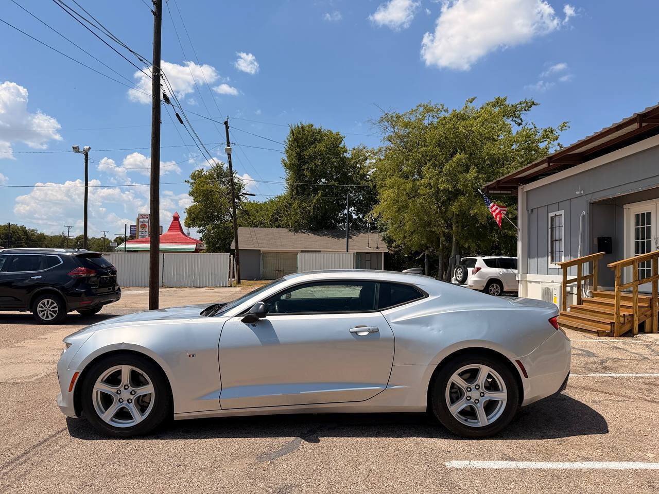 Used 2016 Chevrolet Camaro LT RWD image 9