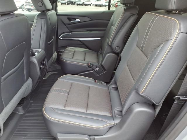 New 2026 Chevrolet Traverse High Country w/ LPO, Floor Liner Package AWD/4WD image 9