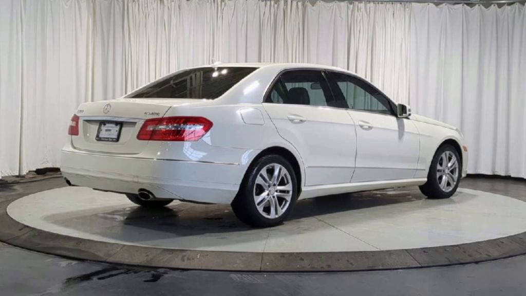 Used 2011 Mercedes-Benz E 350 4MATIC Sedan image 9