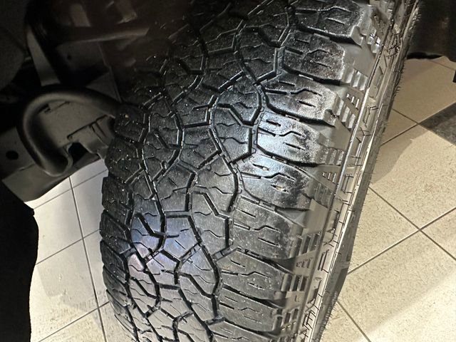 Used 2016 GMC Canyon SLE w/ SLE Convenience Package image 21